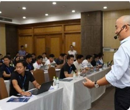 Phát triển bản thân trong nghề xây dựng: buổi chia sẻ của Huỳnh Nhất Linh với kỹ sư xây dựng